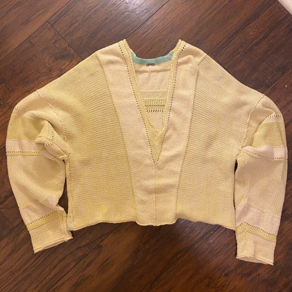 Free People Yellow Knit V-Neck Sweater with Green Trim – Size Small